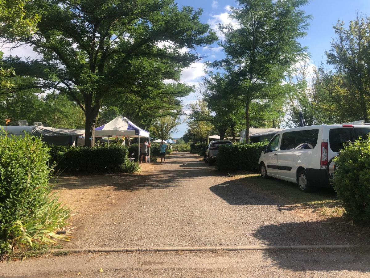 Camping Paradis Family Les Rives De L'Herault جيغناك المظهر الخارجي الصورة