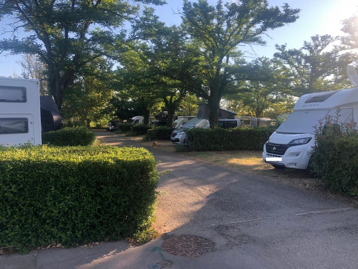 Camping Paradis Family Les Rives De L'Herault جيغناك المظهر الخارجي الصورة