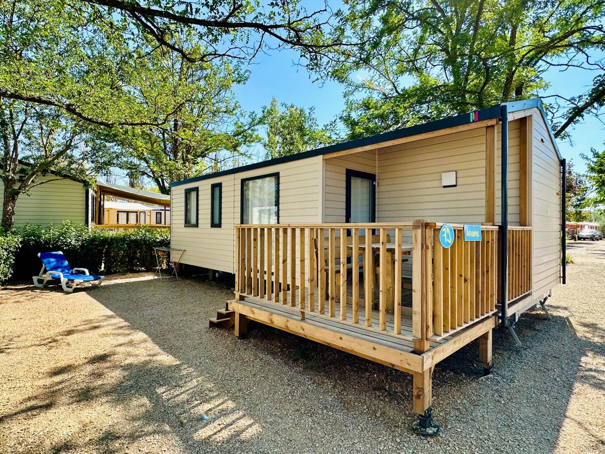 Camping Paradis Family Les Rives De L'Herault جيغناك المظهر الخارجي الصورة