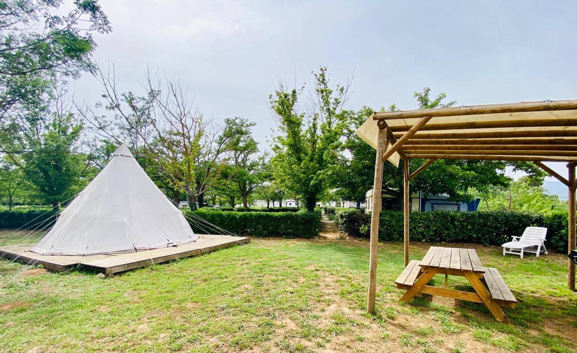 Camping Paradis Family Les Rives De L'Herault جيغناك المظهر الخارجي الصورة
