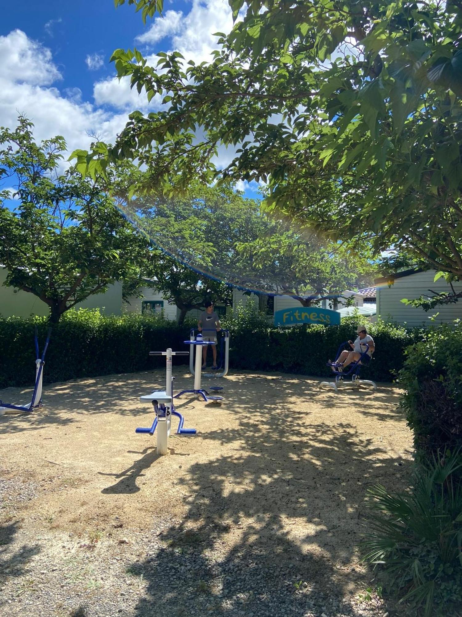 Camping Paradis Family Les Rives De L'Herault جيغناك المظهر الخارجي الصورة